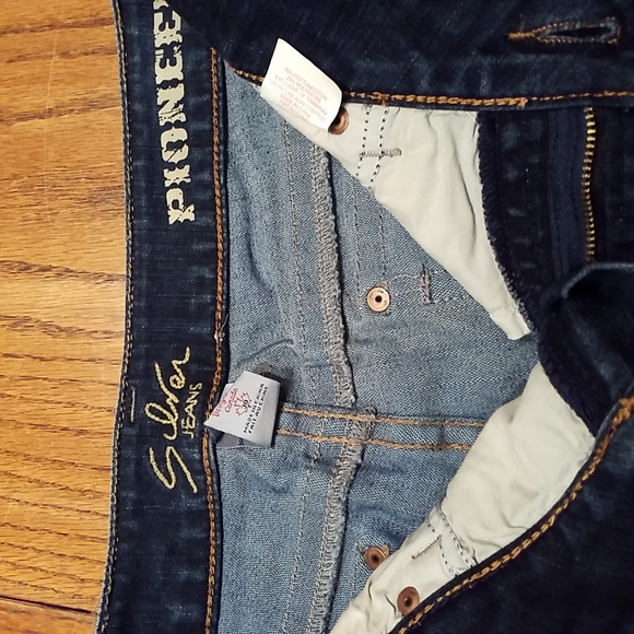 Silver Pioneer Style Dark Blue Bootcut Lightly Distressed Jeans Size 30 - Picture 9 of 9